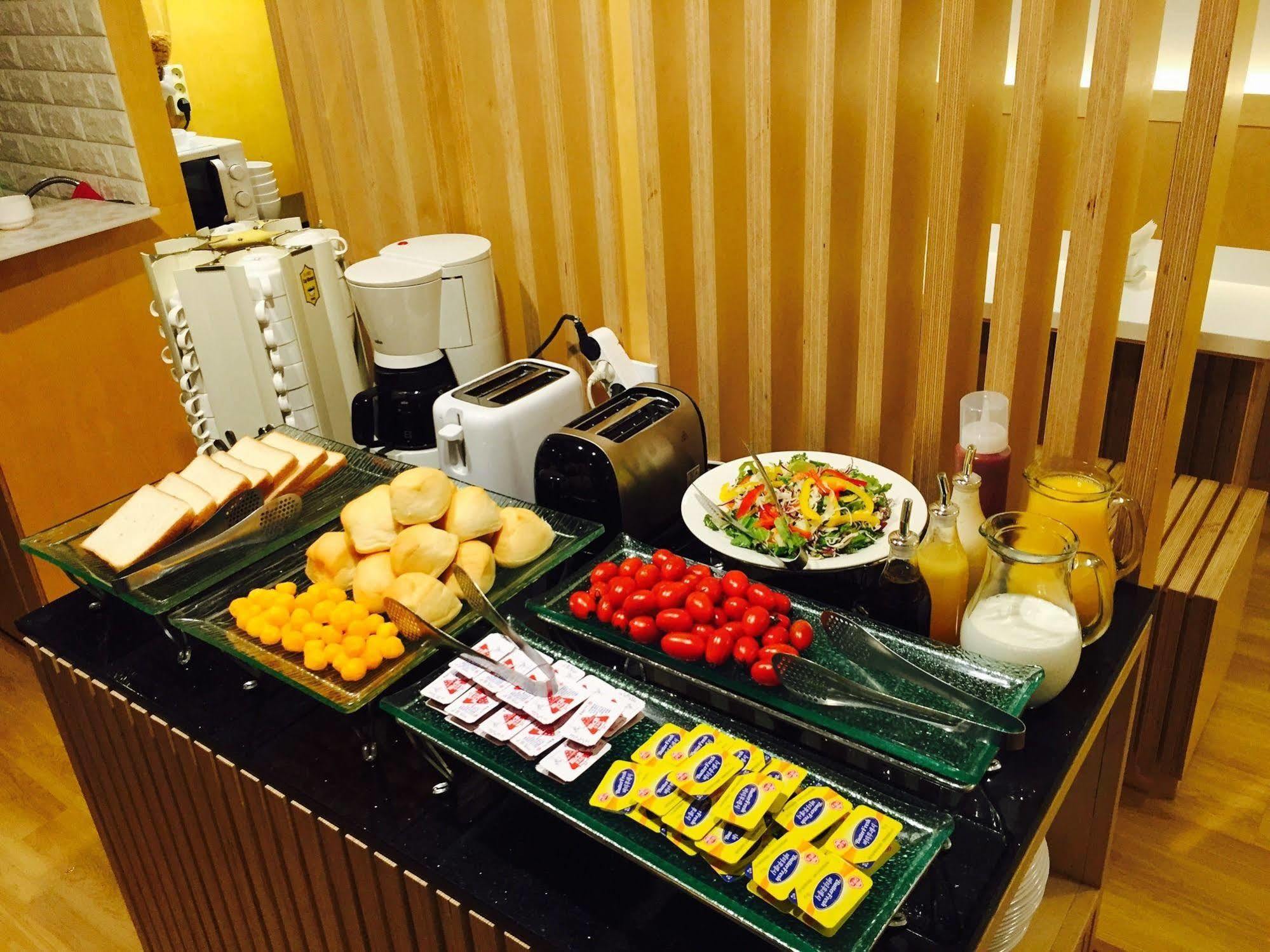 Hotel Cozy Myeongdong Seoul Exterior photo